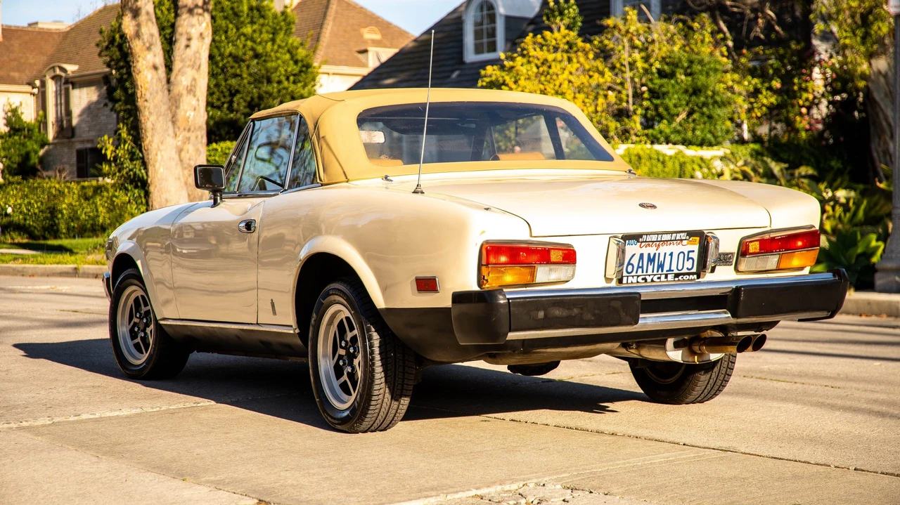 1981 Fiat 124 Sport Spider - Image 15 of 31