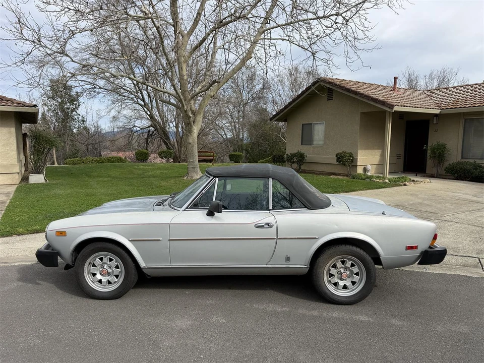 1981 Fiat 124 Sport Spider - Image 2 of 31