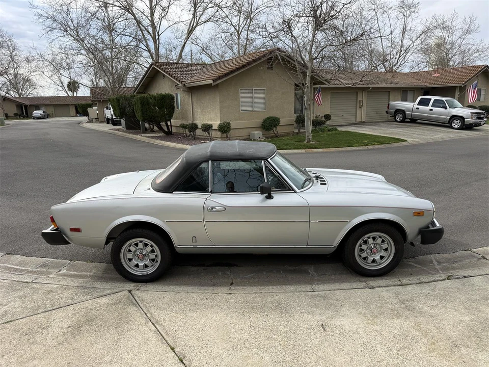 1981 Fiat 124 Sport Spider - Image 5 of 31