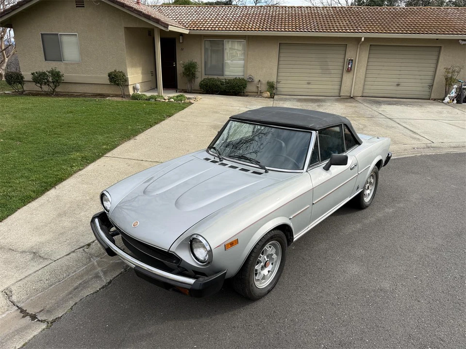 1981 Fiat 124 Sport Spider - Image 8 of 31