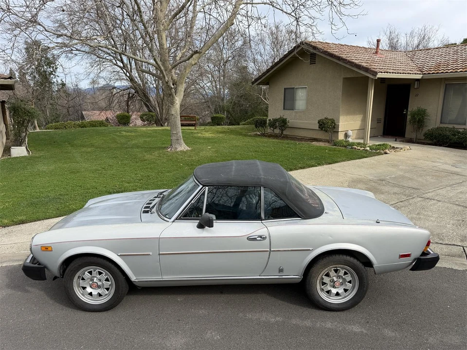 1981 Fiat 124 Sport Spider - Image 9 of 31