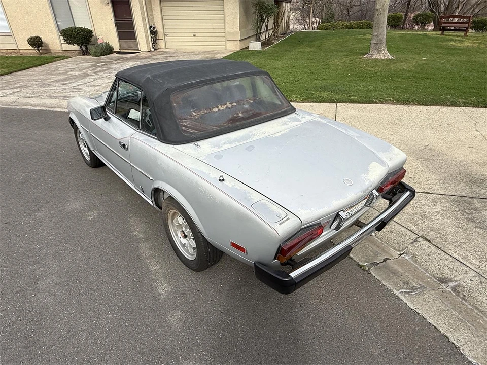 1981 Fiat 124 Sport Spider - Image 14 of 31