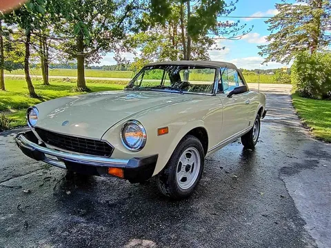 1981 Fiat 124 Spider Classica Convertible 2D