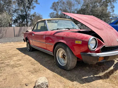 1981 Fiat 124 Spider 2000