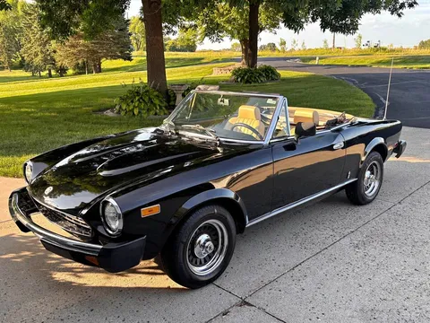 1981 Fiat 124 Spider Pininfarina 2000