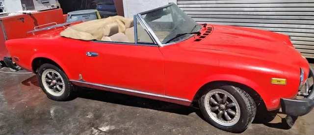 1981 Fiat 124 Spider Prima Edizione Lusso Convertible 2D