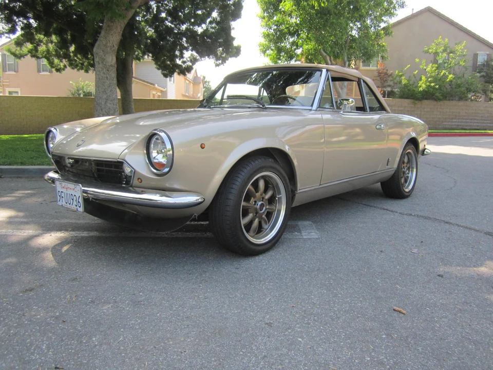 1981 Fiat 124 Sport Spider - Image 15 of 31