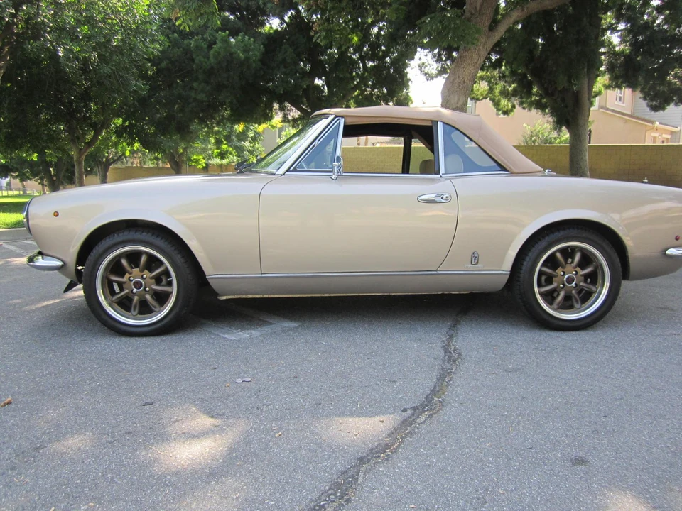 1981 Fiat 124 Sport Spider - Image 16 of 31