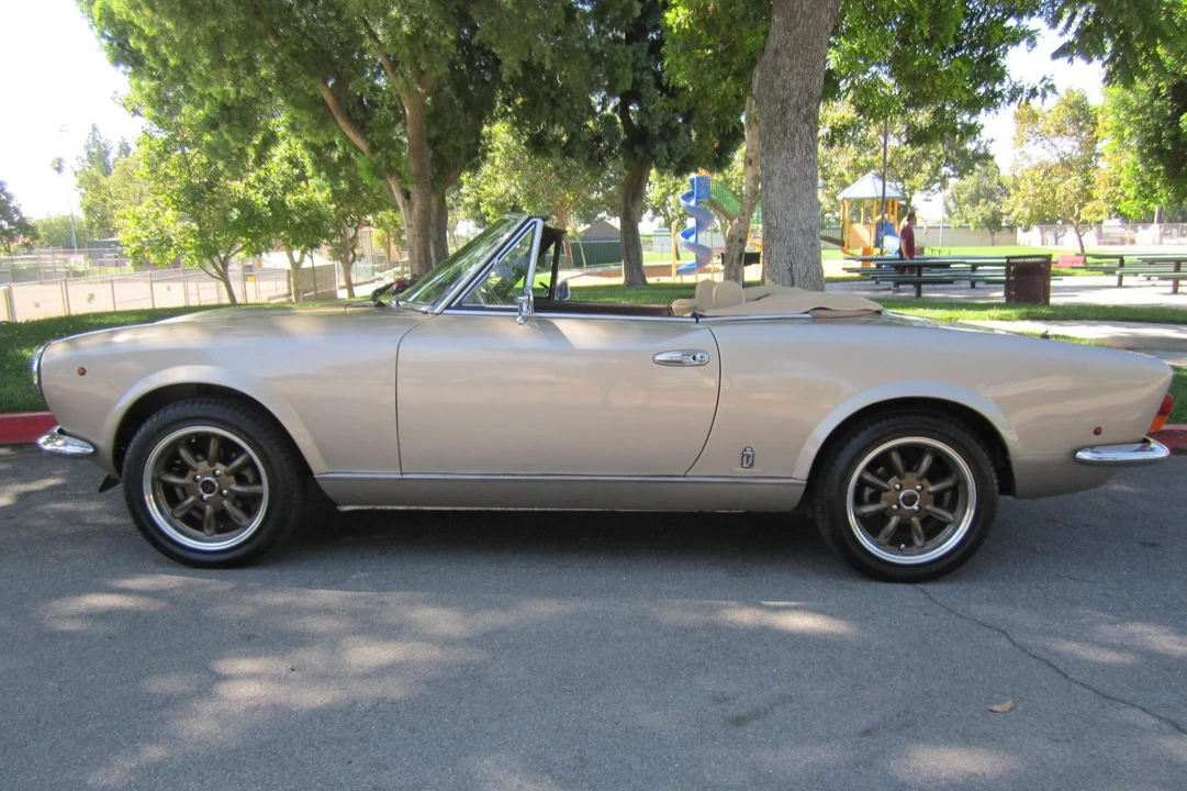 1981 Fiat 124 Sport Spider - Image 8 of 31