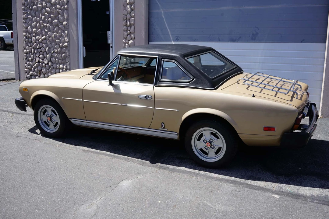 1981 Fiat 124 Sport Spider - Image 28 of 31