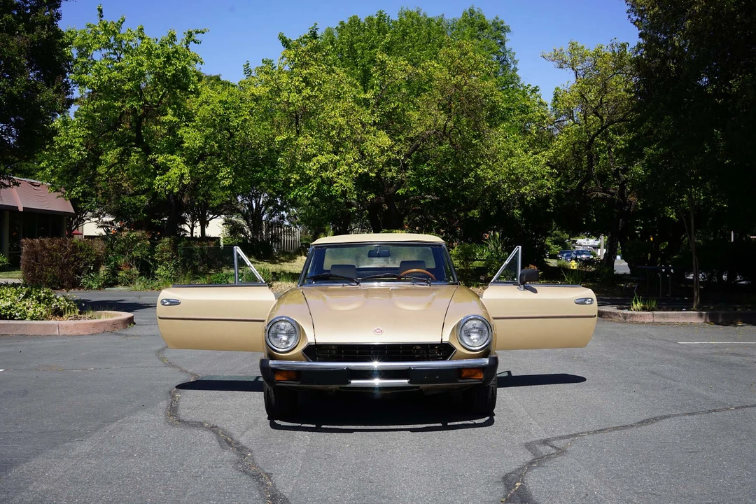 1981 Fiat 124 Sport Spider - Image 26 of 31