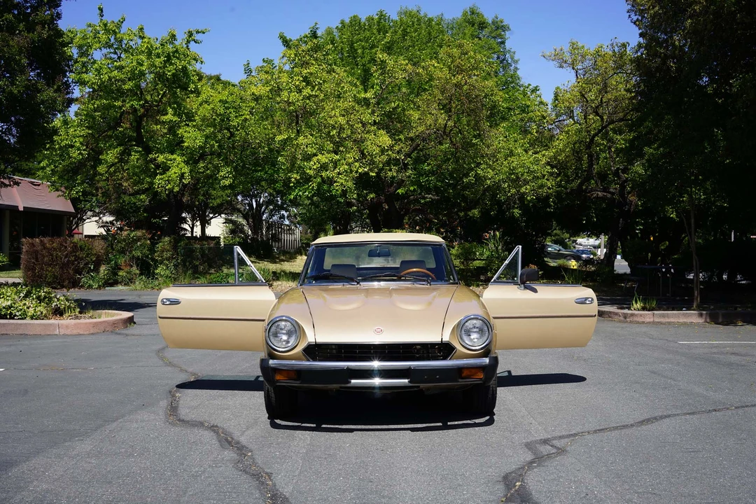 1981 Fiat 124 Sport Spider - Image 25 of 31