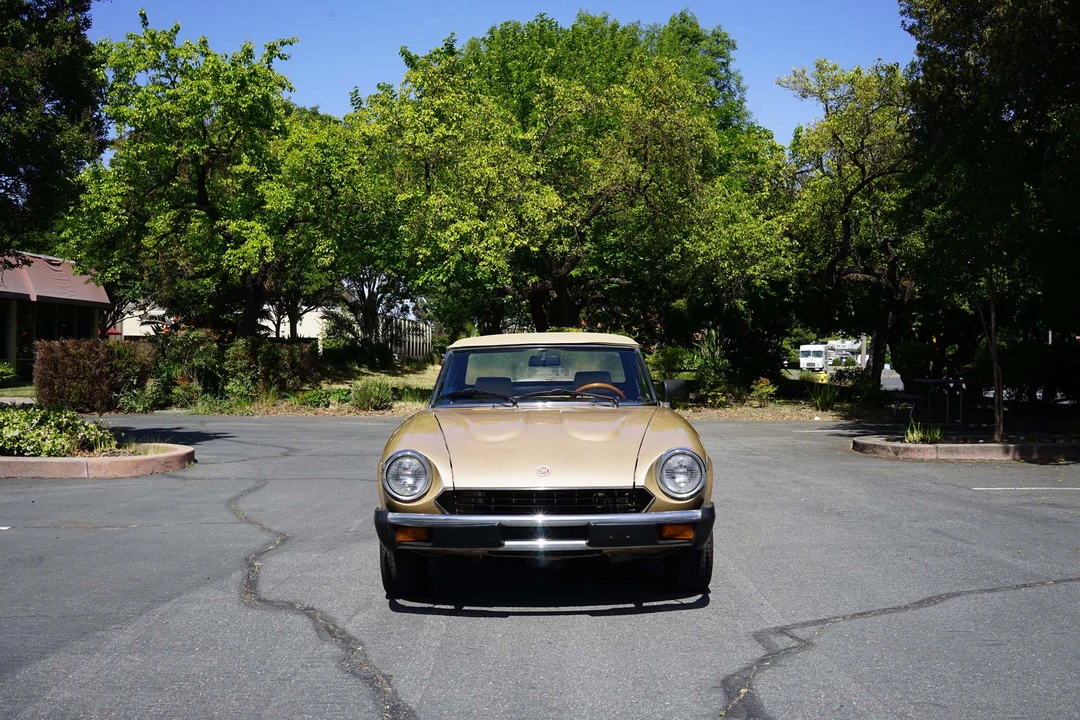 1981 Fiat 124 Sport Spider - Image 23 of 31