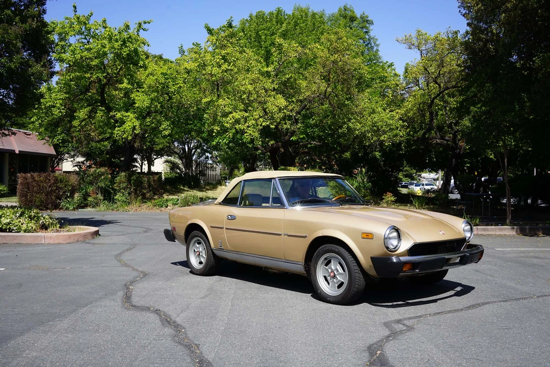 1981 Fiat 124 Sport Spider - Image 21 of 31