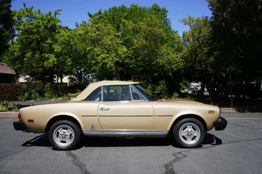 1981 Fiat 124 Sport Spider - Image 19 of 31