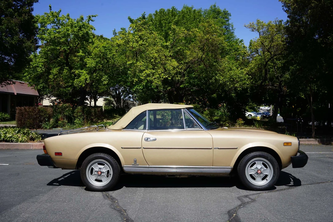 1981 Fiat 124 Sport Spider - Image 18 of 31