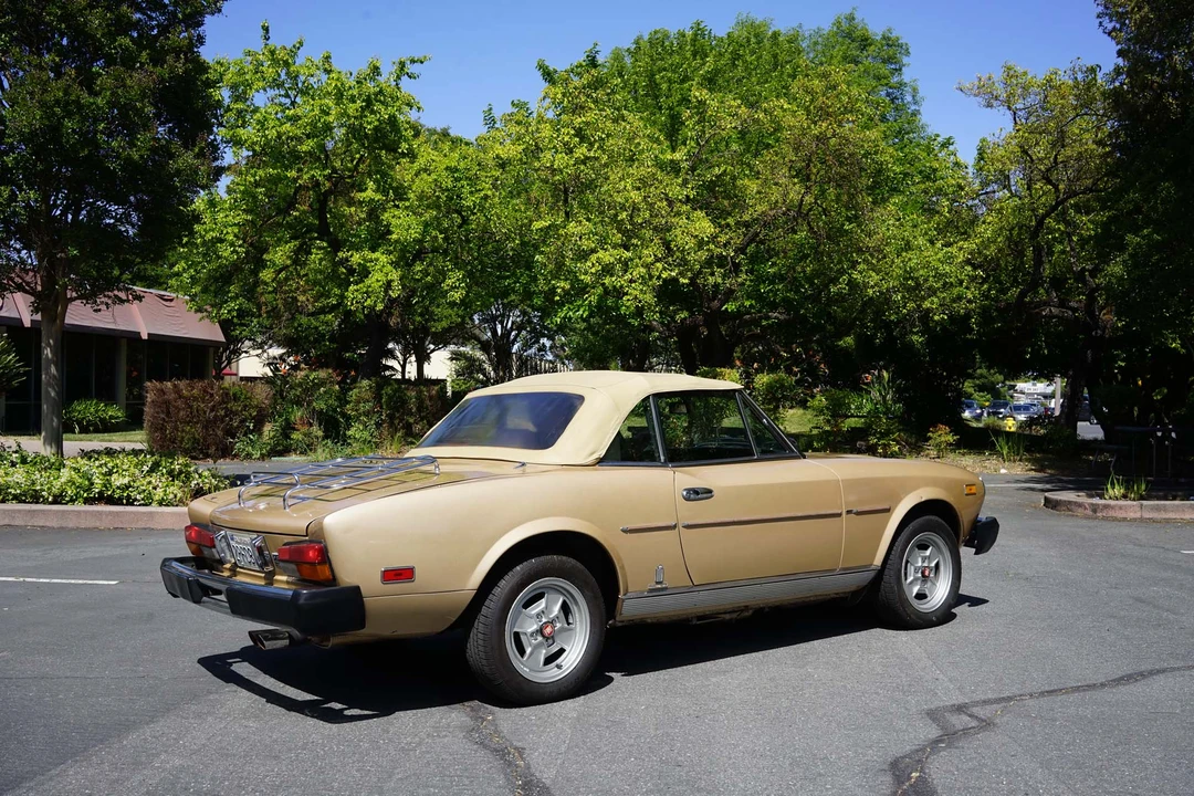 1981 Fiat 124 Sport Spider - Image 14 of 31