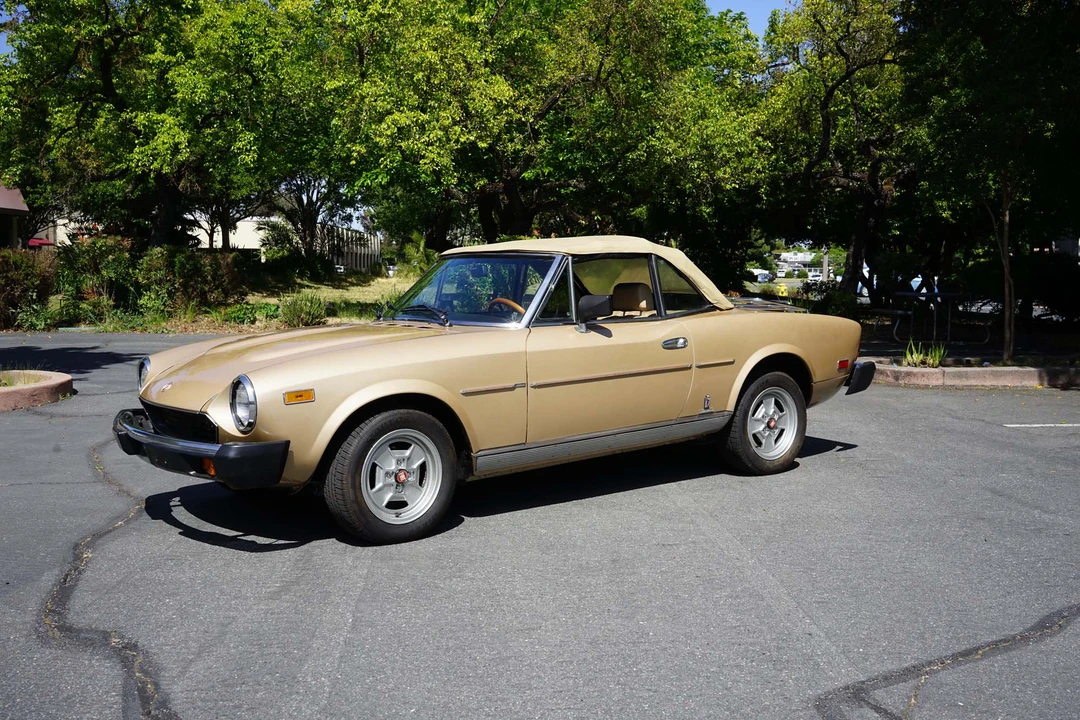 1981 Fiat 124 Sport Spider - Image 2 of 31
