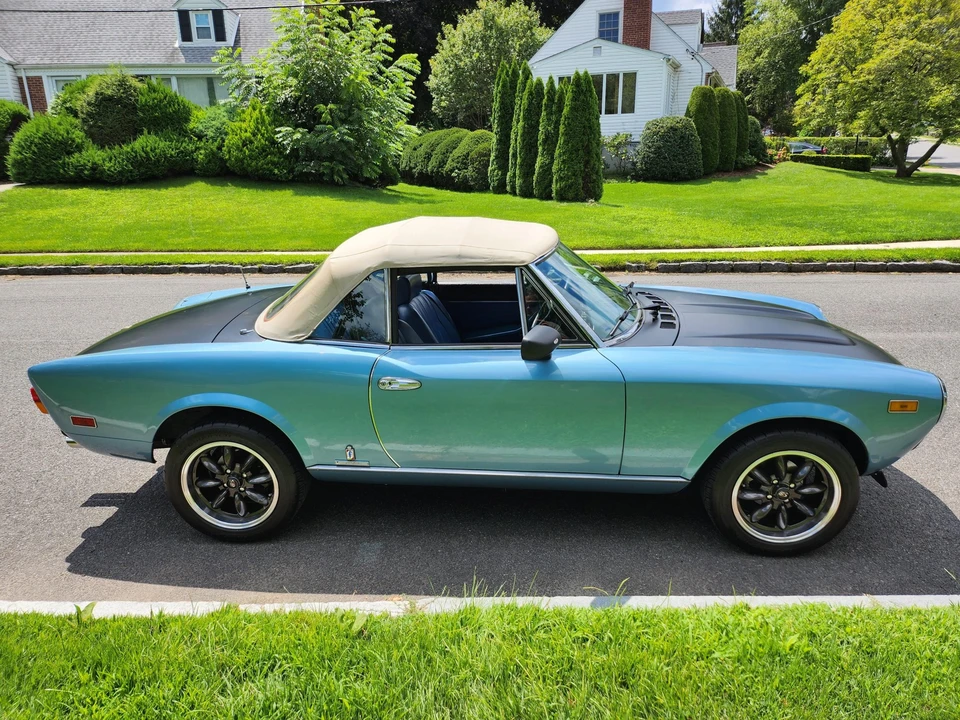 1981 Fiat 124 Sport Spider - Image 11 of 31