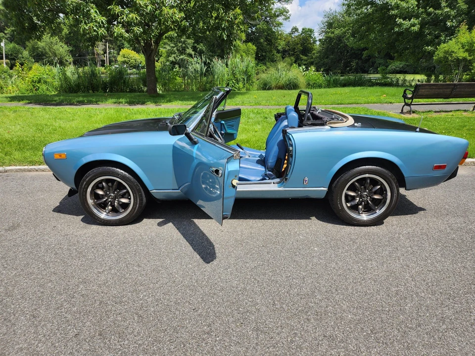 1981 Fiat 124 Sport Spider - Image 21 of 31
