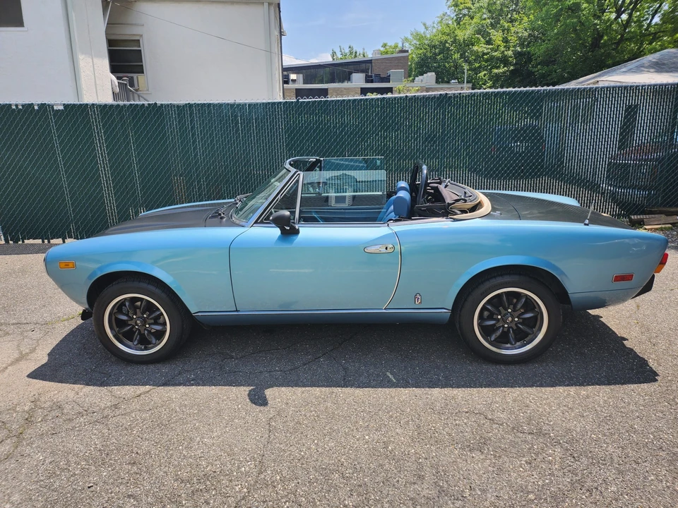 1981 Fiat 124 Sport Spider - Image 8 of 31