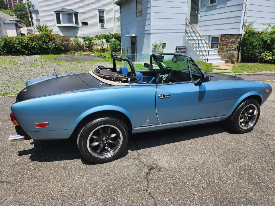 1981 Fiat 124 Sport Spider - Image 13 of 31
