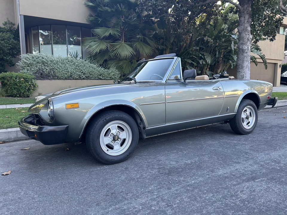 1981 Fiat 124 Sport Spider - Image 2 of 31