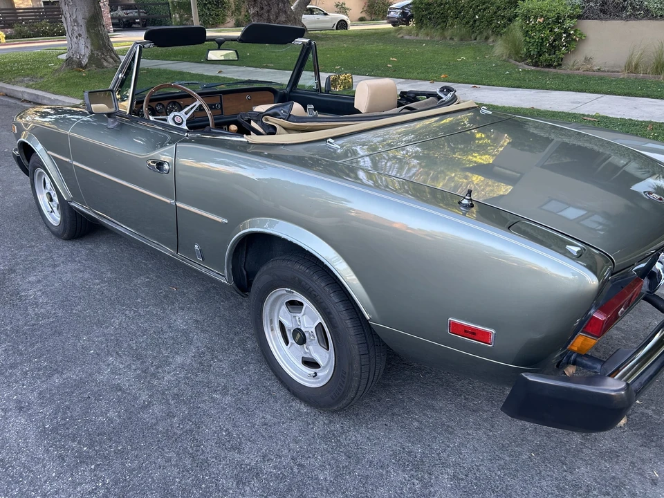 1981 Fiat 124 Sport Spider - Image 17 of 31