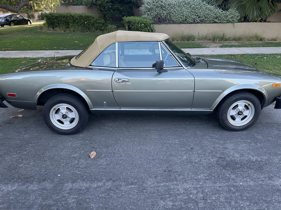 1981 Fiat 124 Sport Spider - Image 14 of 31