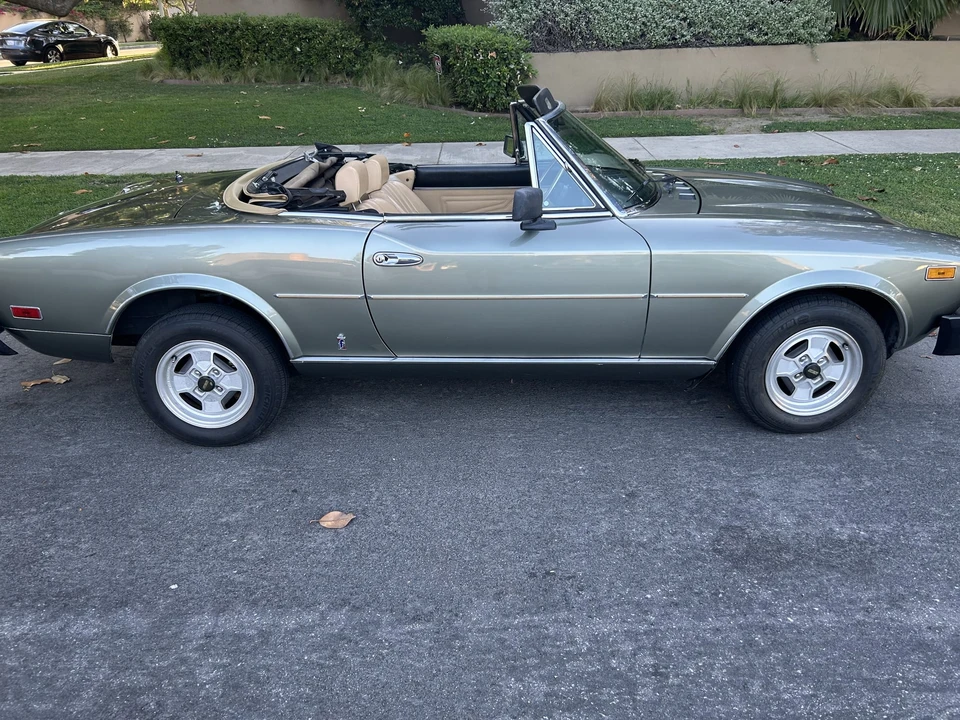 1981 Fiat 124 Sport Spider - Image 18 of 31