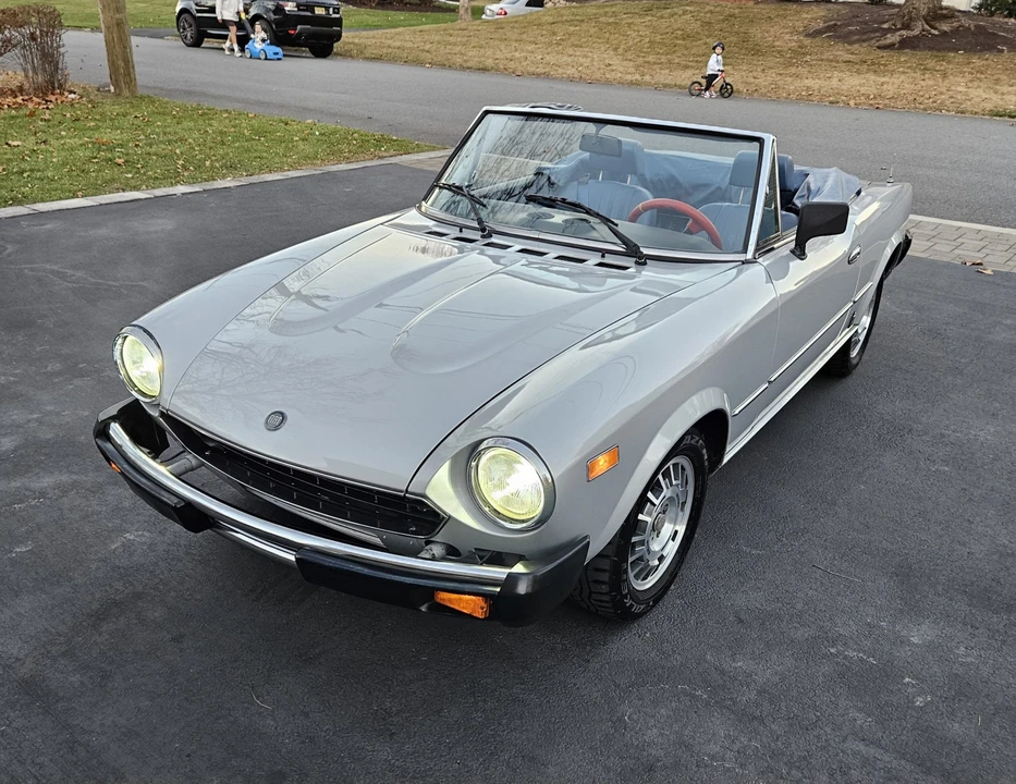 1981 Fiat 124 Sport Spider - Image 2 of 31