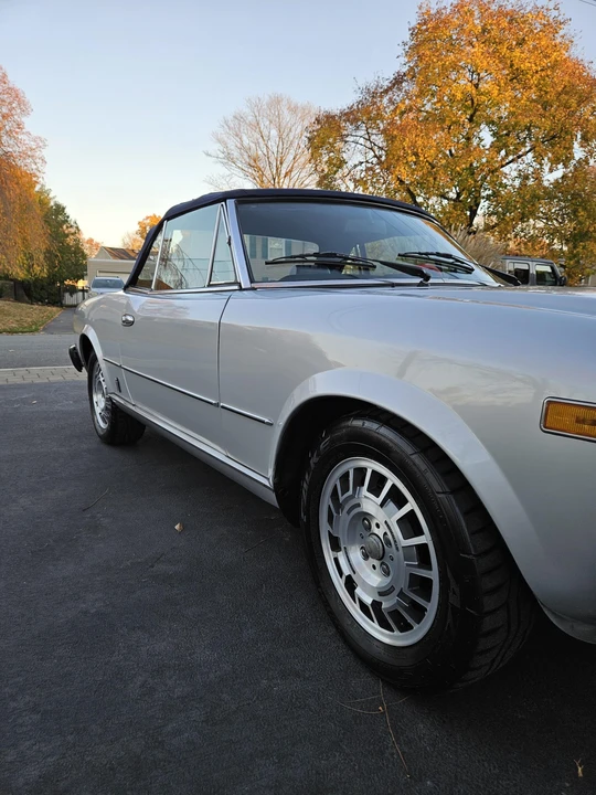 1981 Fiat 124 Sport Spider - Image 25 of 31