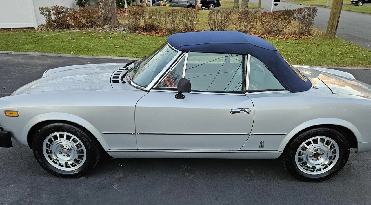 1981 Fiat 124 Sport Spider - Image 28 of 31