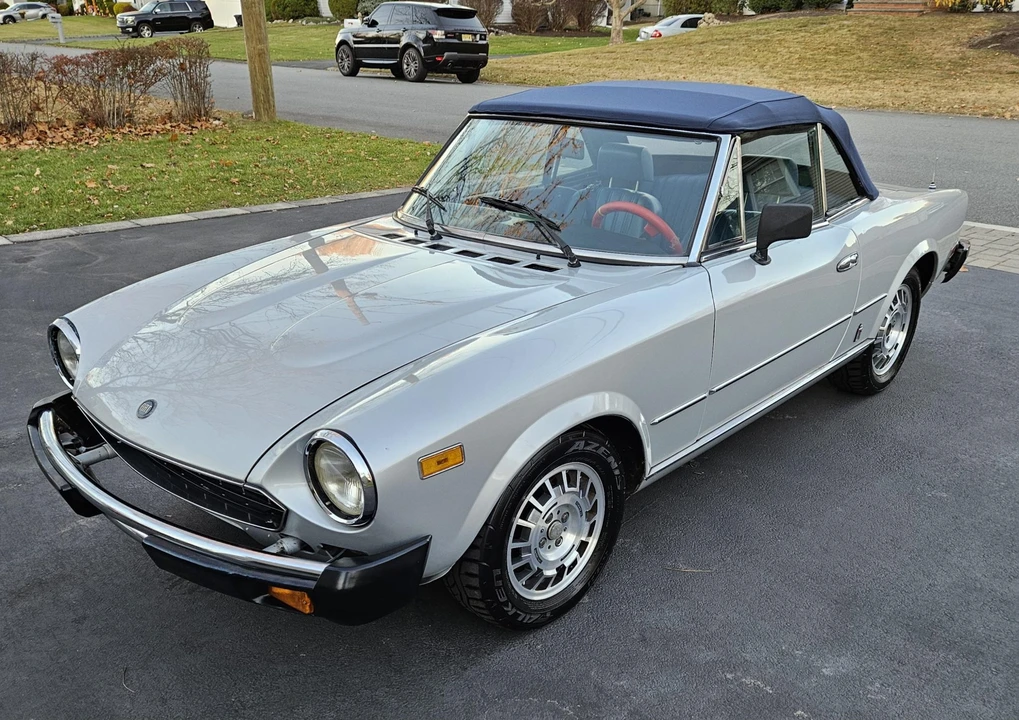 1981 Fiat 124 Sport Spider - Image 14 of 31