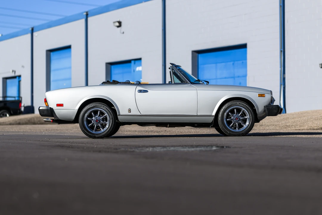 1981 Fiat 124 Sport Spider - Image 11 of 31