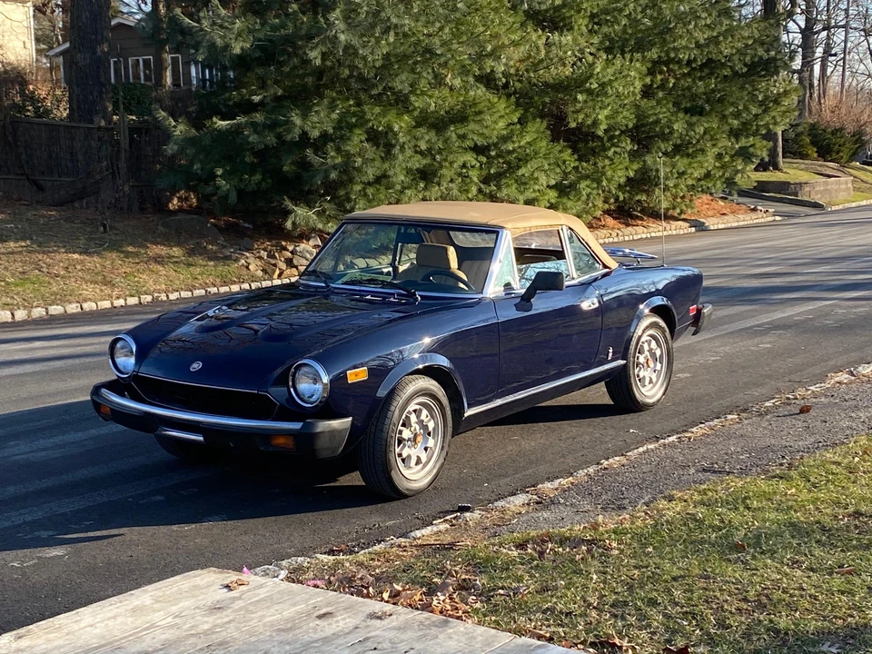 1981 Fiat 124 Sport Spider - Image 12 of 31