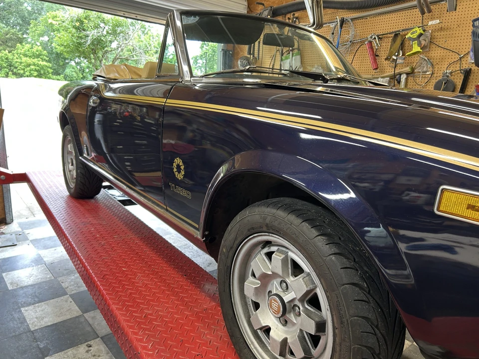 1981 Fiat 124 Sport Spider - Image 14 of 31