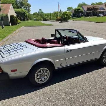 1981 Fiat Pininfarina 124 Spider