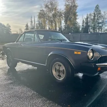1981 Fiat Spider 124 2000 Series