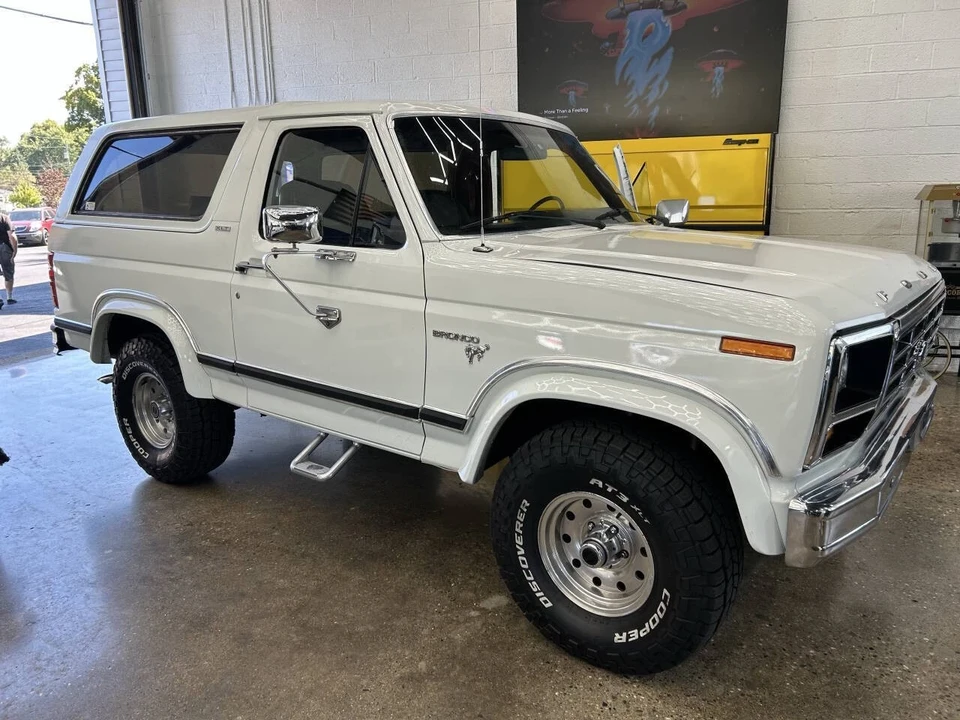 1981 Ford Bronco 3rd Gen - Image 2 of 21