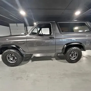 1981 Ford Bronco Sport Utility 2D