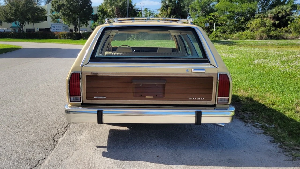 1981 Ford Country Squire - Image 7 of 10