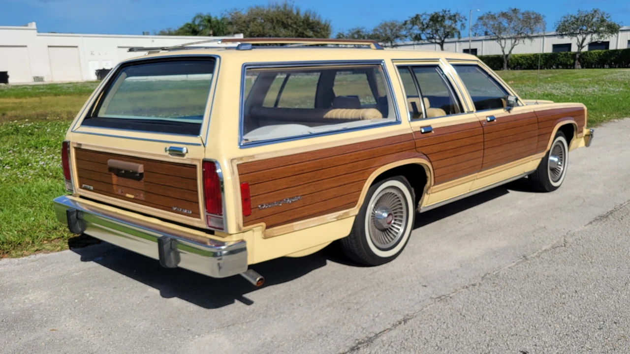 1981 Ford Country Squire - Image 8 of 10
