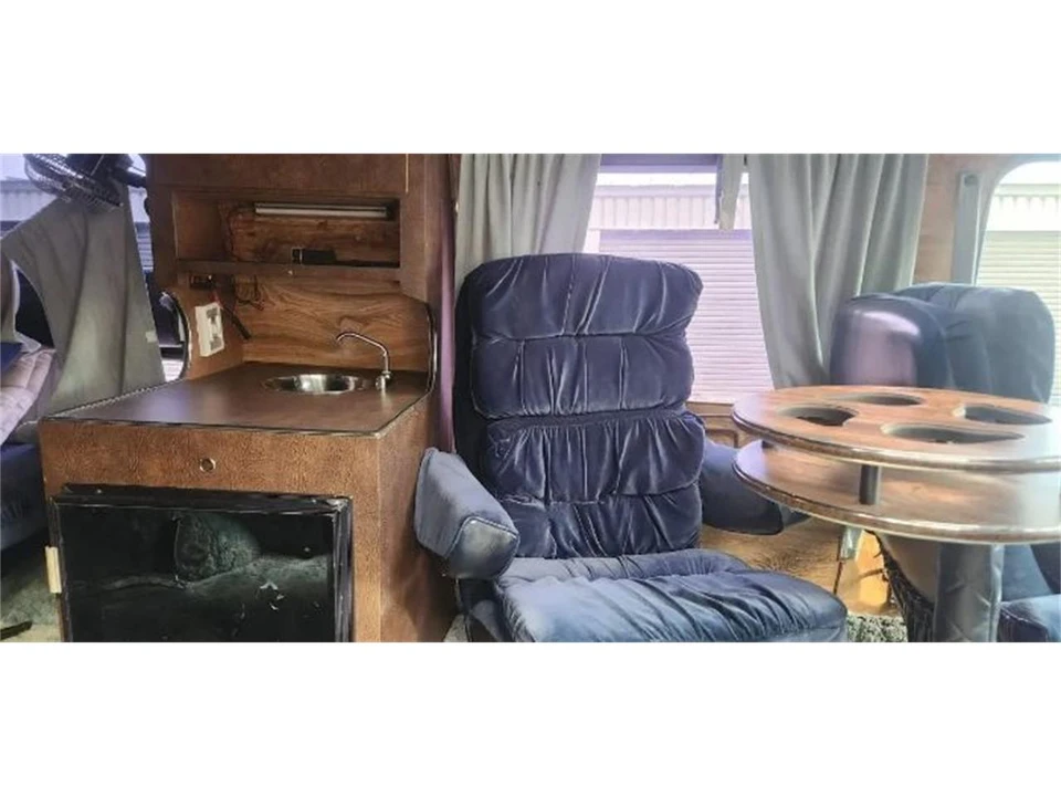 1981 Ford Econoline Van - Image 6 of 17