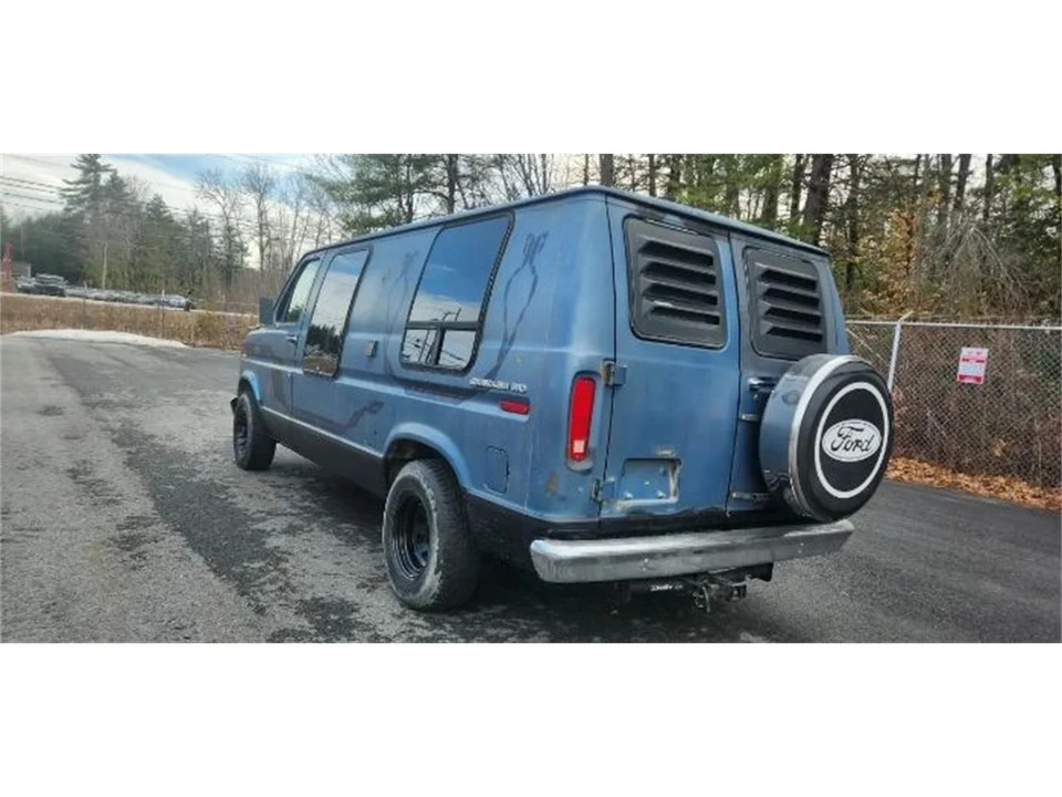 1981 Ford Econoline Van - Image 16 of 17