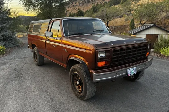 1981 Ford F-250 Custom 4×4 4-Speed