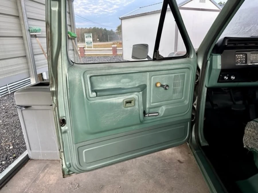 1981 Ford F-Series 7th Gen - Image 17 of 18