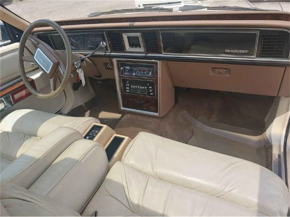 1981 Ford Thunderbird 8th Gen - Image 5 of 12
