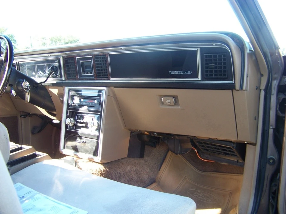 1981 Ford Thunderbird 8th Gen - Image 6 of 17