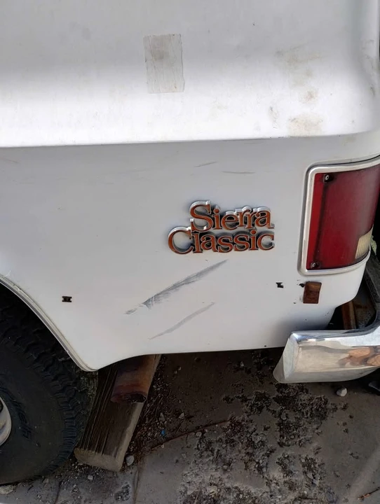 1981 GMC Jimmy 2nd Gen - Image 2 of 19
